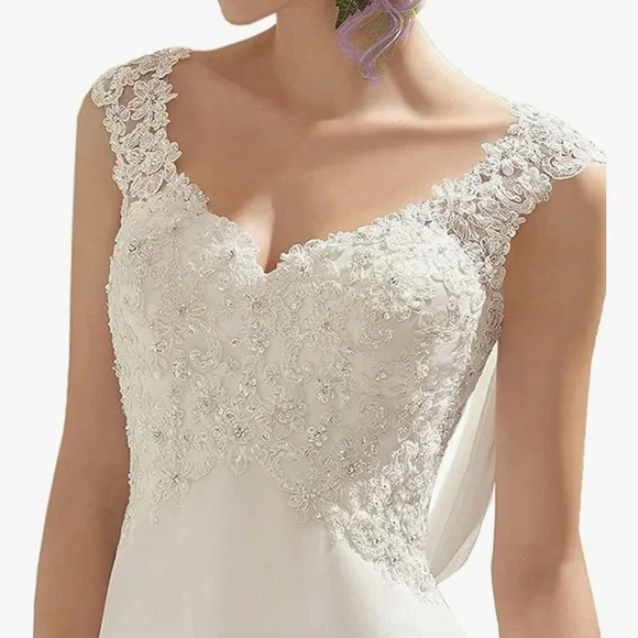 Elegant White Lace wedding Dress - Picture 2 of 10